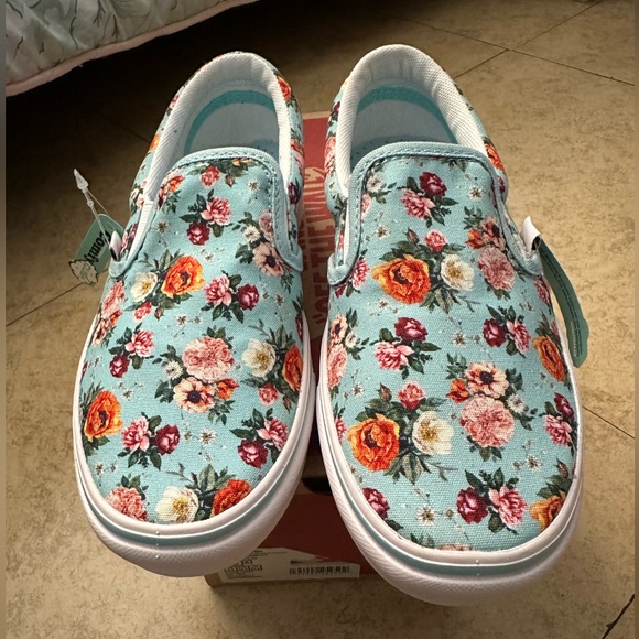 Flower vans - Picture 2 of 4